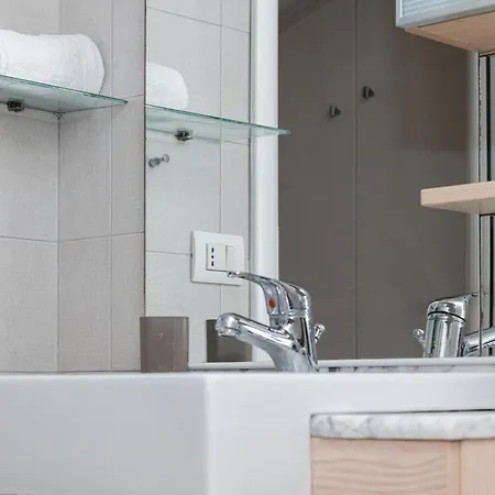 Casetta Ginevra - Close To Metro C Apartment